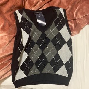 This super cute crop knitted sweater